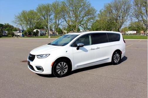 2023 Chrysler Pacifica Hybrid Limited