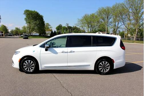 2023 Chrysler Pacifica Hybrid Limited