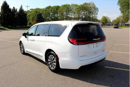 2023 Chrysler Pacifica Hybrid Limited