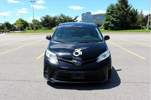 2020 Toyota Sienna LE