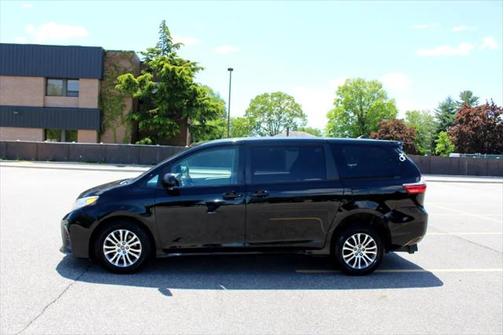 2020 Toyota Sienna LE