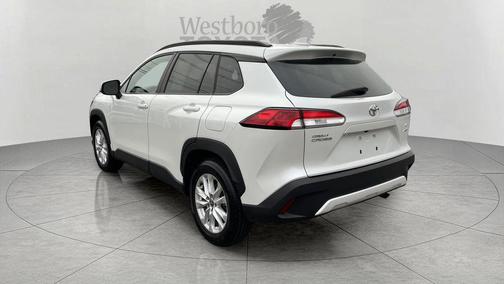 Pearl 2024 Toyota Corolla Cross LE
