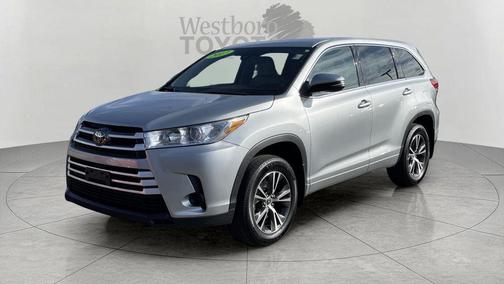 Celestial Silver Metallic 2017 Toyota Highlander LE