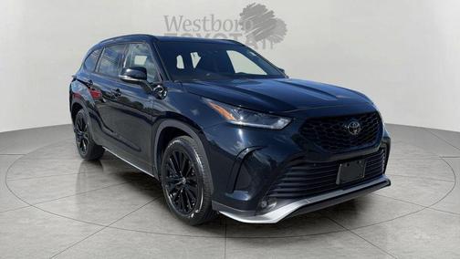 Midnight Black Metallic 2025 Toyota Highlander XSE