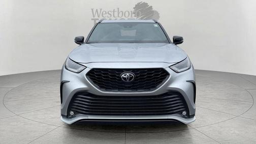 Celestial Silver Metallic 2025 Toyota Highlander XSE