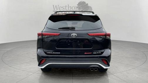 Midnight Black Metallic 2021 Toyota Highlander XSE