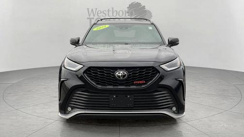 Midnight Black Metallic 2021 Toyota Highlander XSE