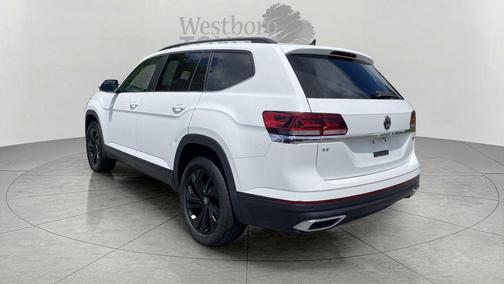 Pure White 2022 Volkswagen Atlas 2.0T SE w/Technology 4MOTION