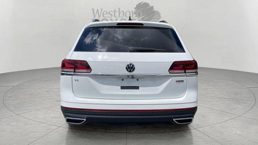 Pure White 2022 Volkswagen Atlas 2.0T SE w/Technology 4MOTION