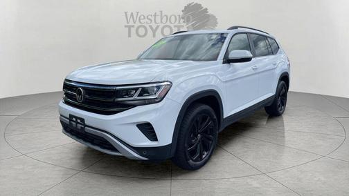 Pure White 2022 Volkswagen Atlas 2.0T SE w/Technology 4MOTION