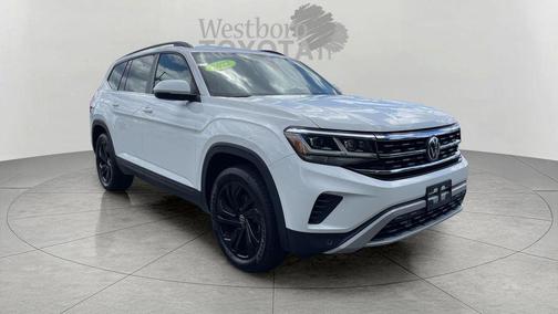 Pure White 2022 Volkswagen Atlas 2.0T SE w/Technology 4MOTION