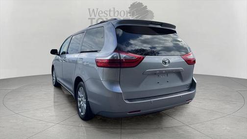 2017 Toyota Sienna XLE