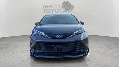 2025 Toyota Sienna XLE 7 Passenger