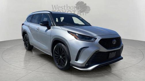 Celestial Silver Metallic 2025 Toyota Highlander XSE