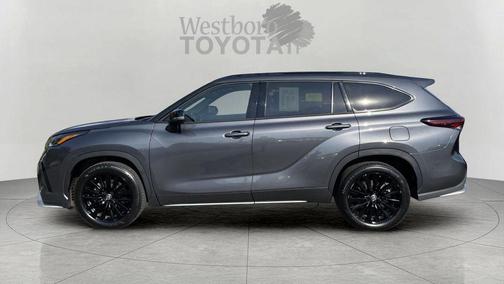 Magnetic Gray Metallic 2025 Toyota Highlander XSE