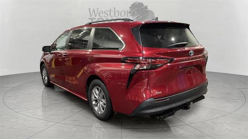 2021 Toyota Sienna XLE 7 Passenger