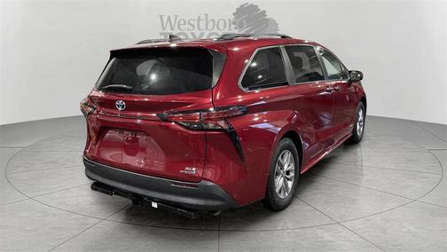 2021 Toyota Sienna XLE 7 Passenger
