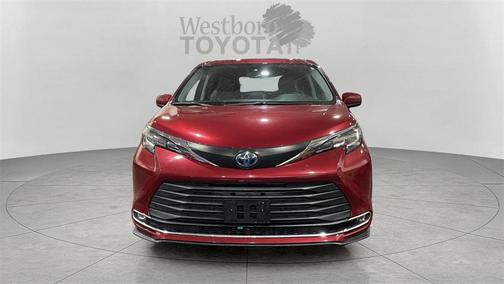 2021 Toyota Sienna XLE 7 Passenger