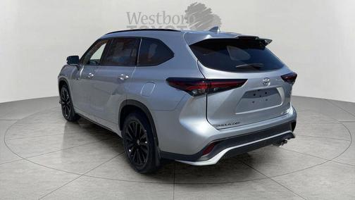 Celestial Silver Metallic 2025 Toyota Highlander XSE