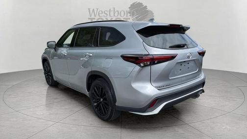 Celestial Silver Metallic 2025 Toyota Highlander XSE
