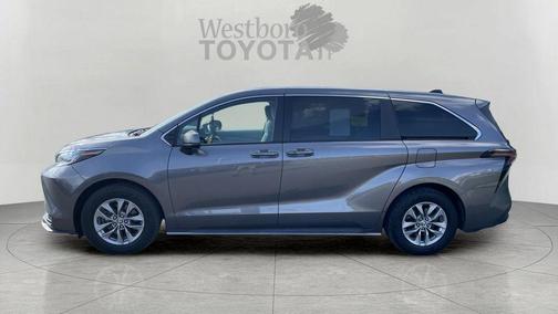 2023 Toyota Sienna LE