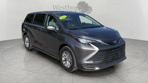 2023 Toyota Sienna LE