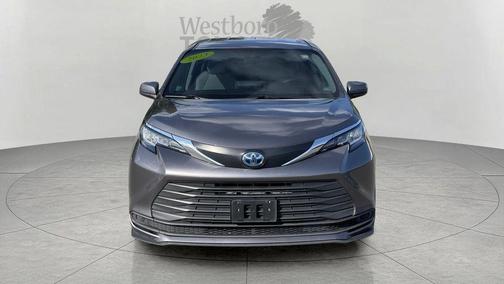 2023 Toyota Sienna LE