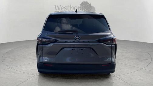 2023 Toyota Sienna LE