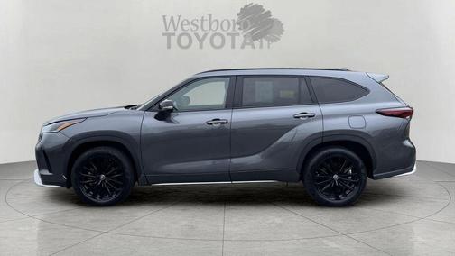Magnetic Gray Metallic 2025 Toyota Highlander XSE