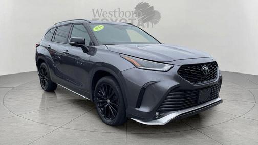 Magnetic Gray Metallic 2024 Toyota Highlander XSE