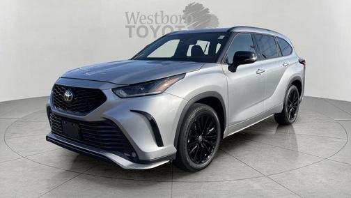 Celestial Silver Metallic 2025 Toyota Highlander XSE