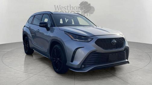 Celestial Silver Metallic 2025 Toyota Highlander XSE