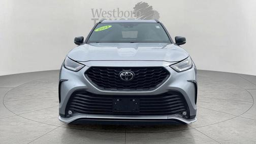 Celestial Silver Metallic 2024 Toyota Highlander XSE