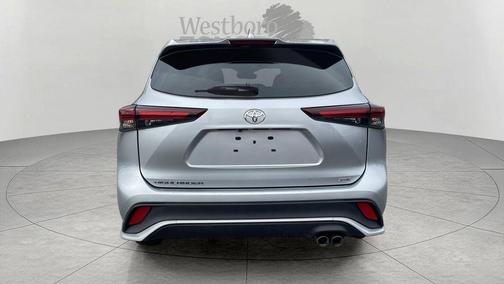 Celestial Silver Metallic 2024 Toyota Highlander XSE