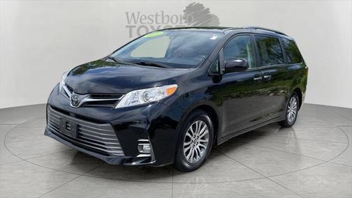 2020 Toyota Sienna XLE