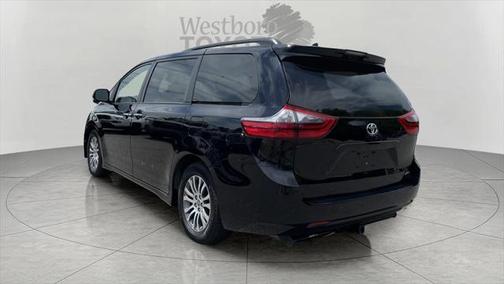 2020 Toyota Sienna XLE