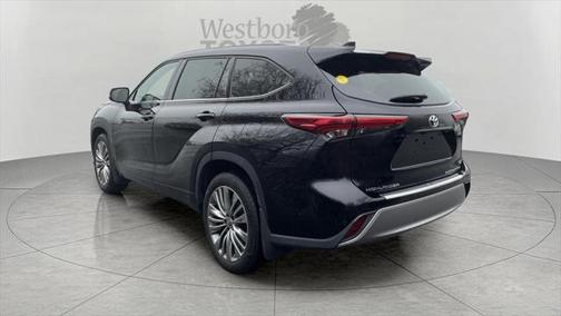 2022 Toyota Highlander Platinum