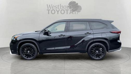 Midnight Black Metallic 2025 Toyota Highlander XSE