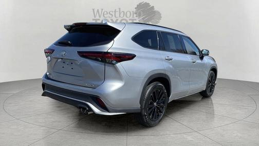 Celestial Silver Metallic 2025 Toyota Highlander XSE
