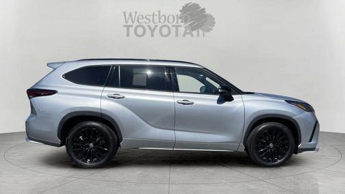 Celestial Silver Metallic 2025 Toyota Highlander XSE