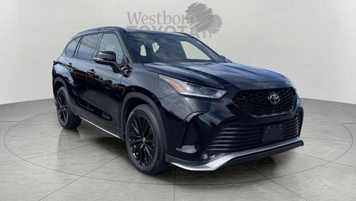 Midnight Black Metallic 2025 Toyota Highlander XSE