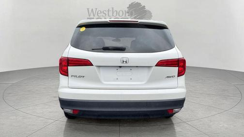 White 2018 Honda Pilot EX-L