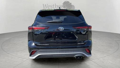 Midnight Black Metallic 2025 Toyota Highlander XSE