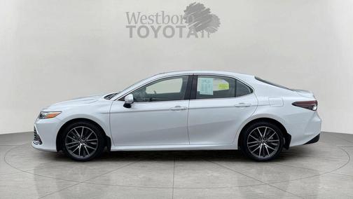 Pearl 2023 Toyota Camry XLE