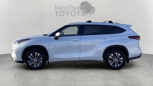 2025 Toyota Highlander XLE