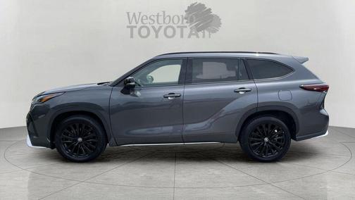 Magnetic Gray Metallic 2025 Toyota Highlander XSE