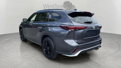 Magnetic Gray Metallic 2025 Toyota Highlander XSE