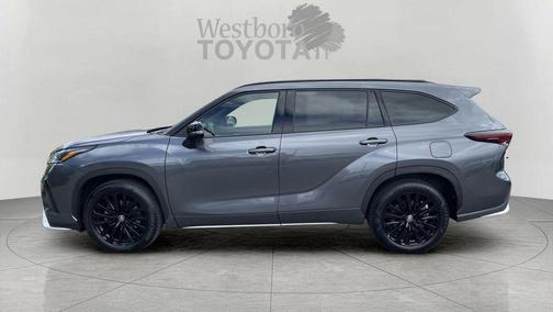 Magnetic Gray Metallic 2025 Toyota Highlander XSE