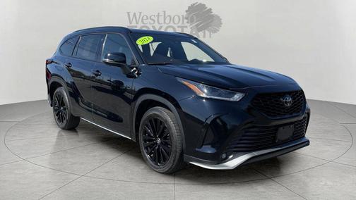 Midnight Black Metallic 2024 Toyota Highlander XSE