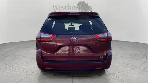 2016 Toyota Sienna LE